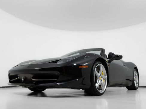 Used 2015 Ferrari 458 Spider RWD image 11