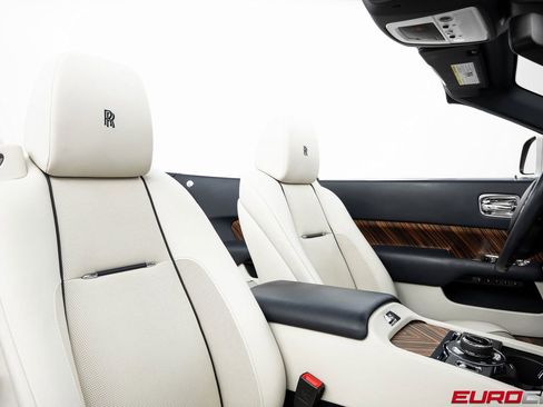 Used 2016 Rolls-Royce Dawn image 35