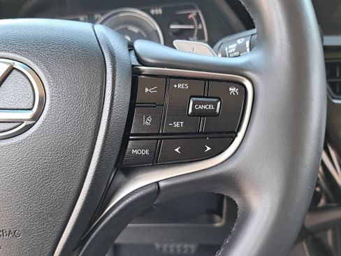 Used 2022 Lexus ES 300h w/ Premium Package FWD image 18