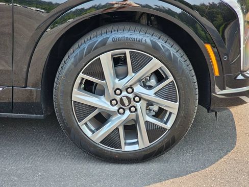New 2026 Cadillac Optiq Luxury 2 AWD/4WD image 9