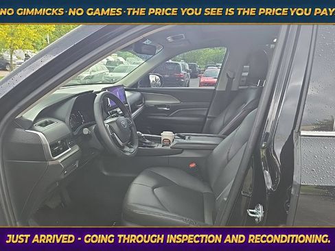 Used 2025 Toyota Grand Highlander FWD image 16