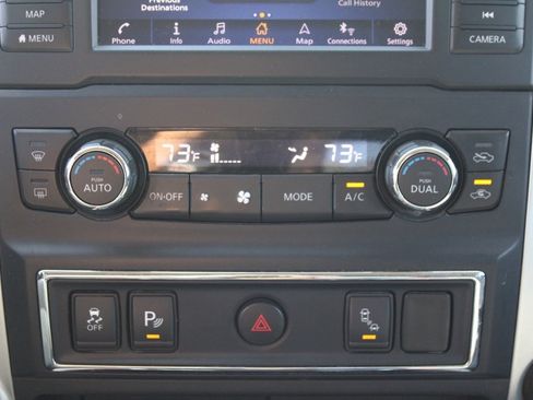 Used 2019 Nissan Titan SV w/ SV Convenience Package image 28