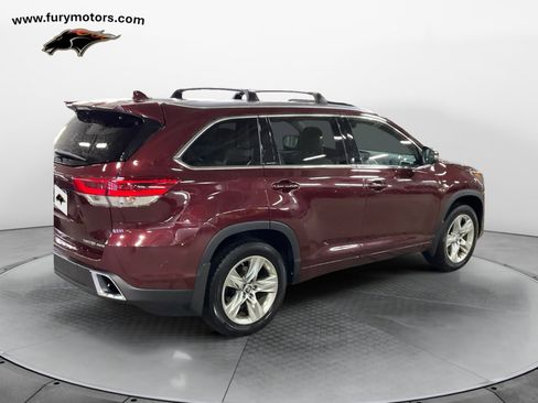 Used 2018 Toyota Highlander Limited image 3