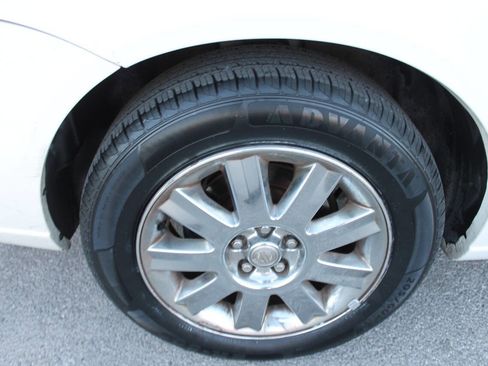 Used 2005 Chrysler Sebring Limited image 35