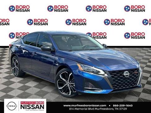 Certified 2023 Nissan Altima 2.5 SR w/ SR Premium Package FWD image 1