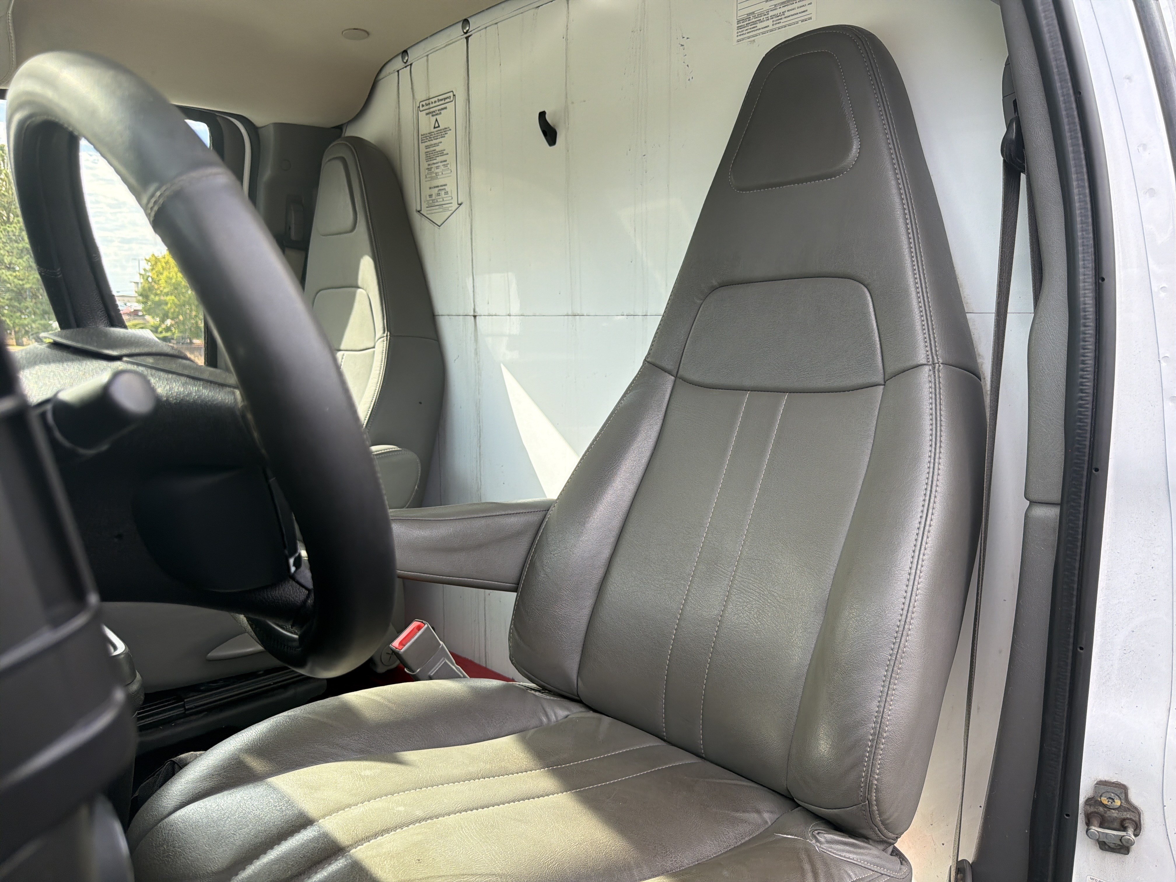 Used 2019 GMC Savana 3500 Extended w/ Driver Convenience Package RWD image 7