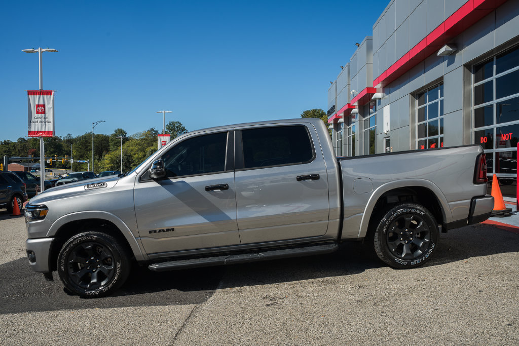 Used 2025 RAM 1500 Big Horn AWD/4WD image 4