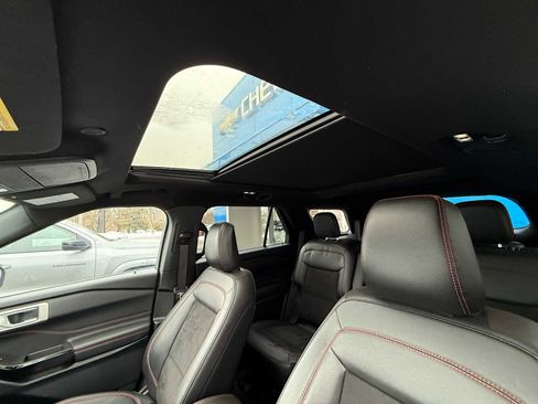 Used 2024 Ford Explorer ST-Line w/ Class IV Trailer Tow Package image 20