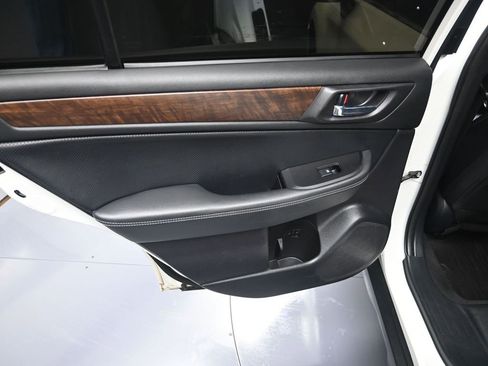 Used 2017 Subaru Outback 3.6R Limited image 30