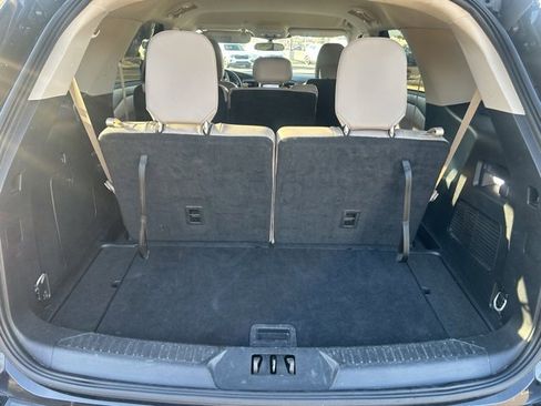 Used 2023 Ford Explorer XLT w/ Equipment Group 202A image 7