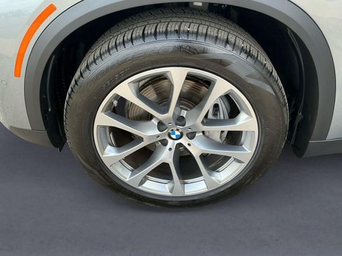 Used 2026 BMW X5 xDrive40i w/ Premium Package AWD/4WD image 9