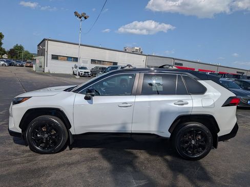 Used 2023 Toyota RAV4 XSE AWD/4WD image 3