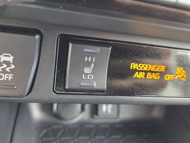 Used 2019 Toyota RAV4 XLE w/ Convenience Package FWD image 30