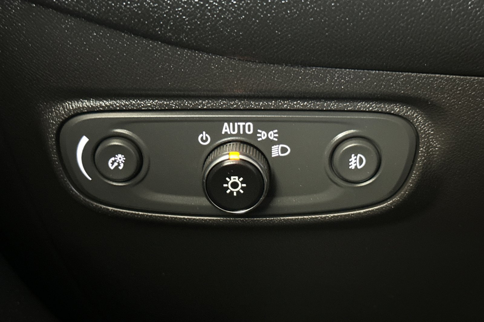 Used 2023 Chevrolet Equinox Premier AWD/4WD image 33