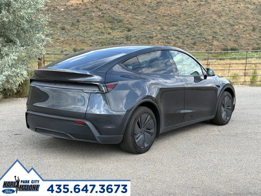 Used 2026 Tesla Model Y AWD image 5