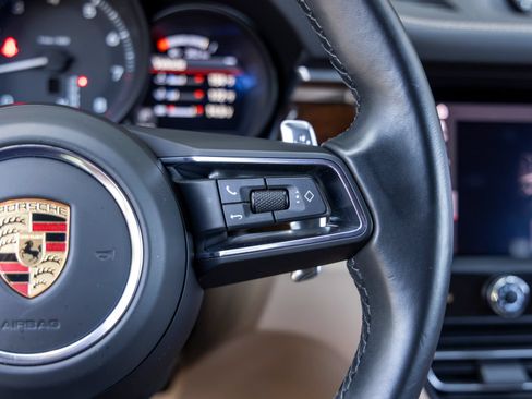 Certified 2023 Porsche Macan AWD/4WD image 38