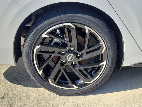New 2026 Nissan Sentra SR w/ SR Premium Package FWD image 3