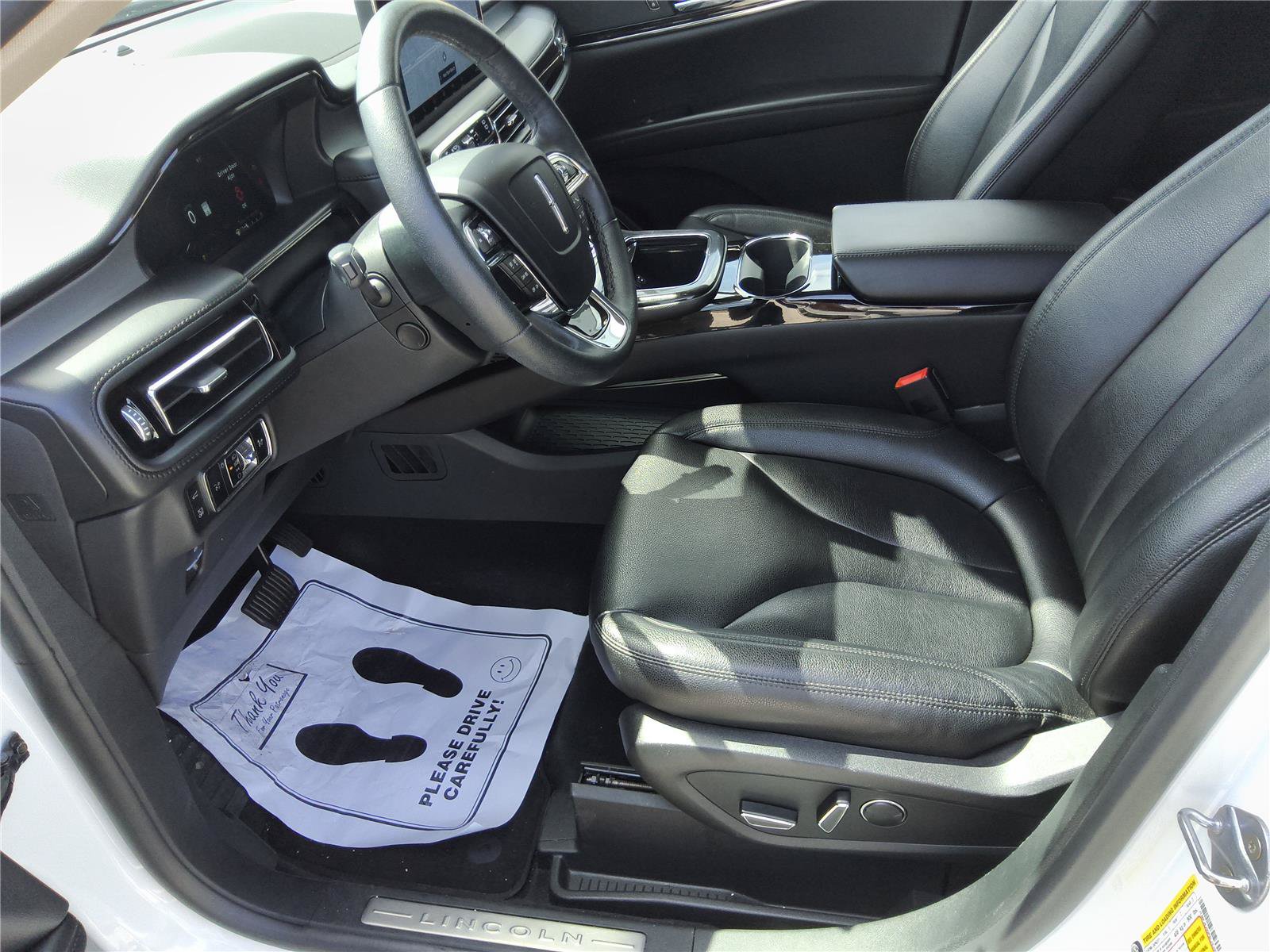 Used 2023 Lincoln Nautilus AWD w/ Premium Package image 13