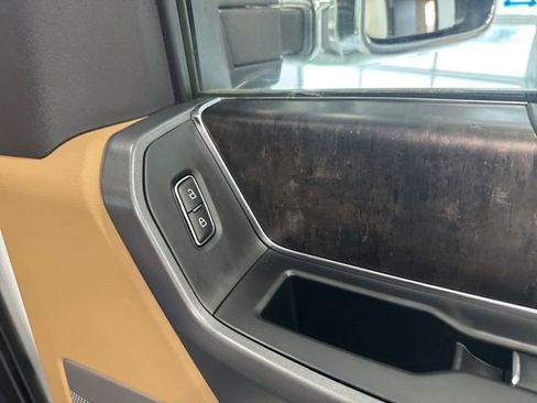 Used 2024 Ford F250 Lariat w/ Chrome Package image 31