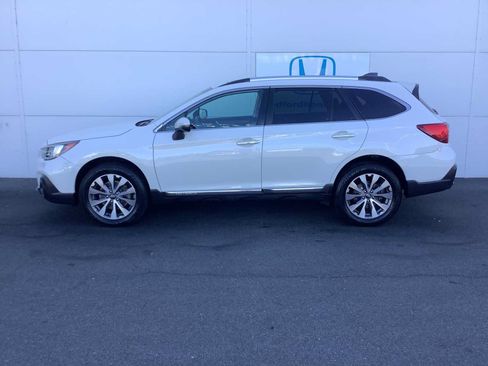 Used 2019 Subaru Outback 3.6R Touring w/ Popular Package #3A AWD/4WD image 2
