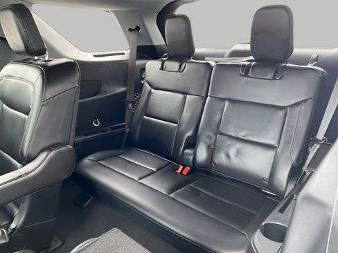 Used 2023 Ford Explorer XLT w/ Equipment Group 202A image 41