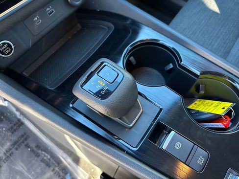 Used 2021 Nissan Rogue S image 24