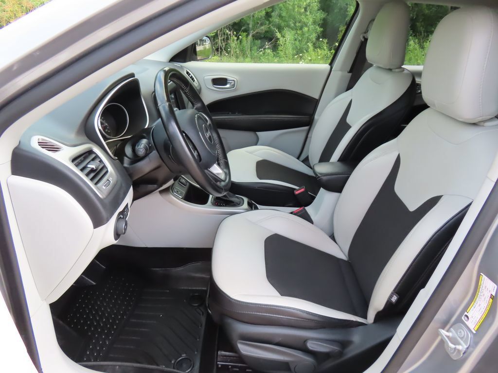 Used 2019 Jeep Compass Latitude w/ Popular Equipment Group FWD image 25