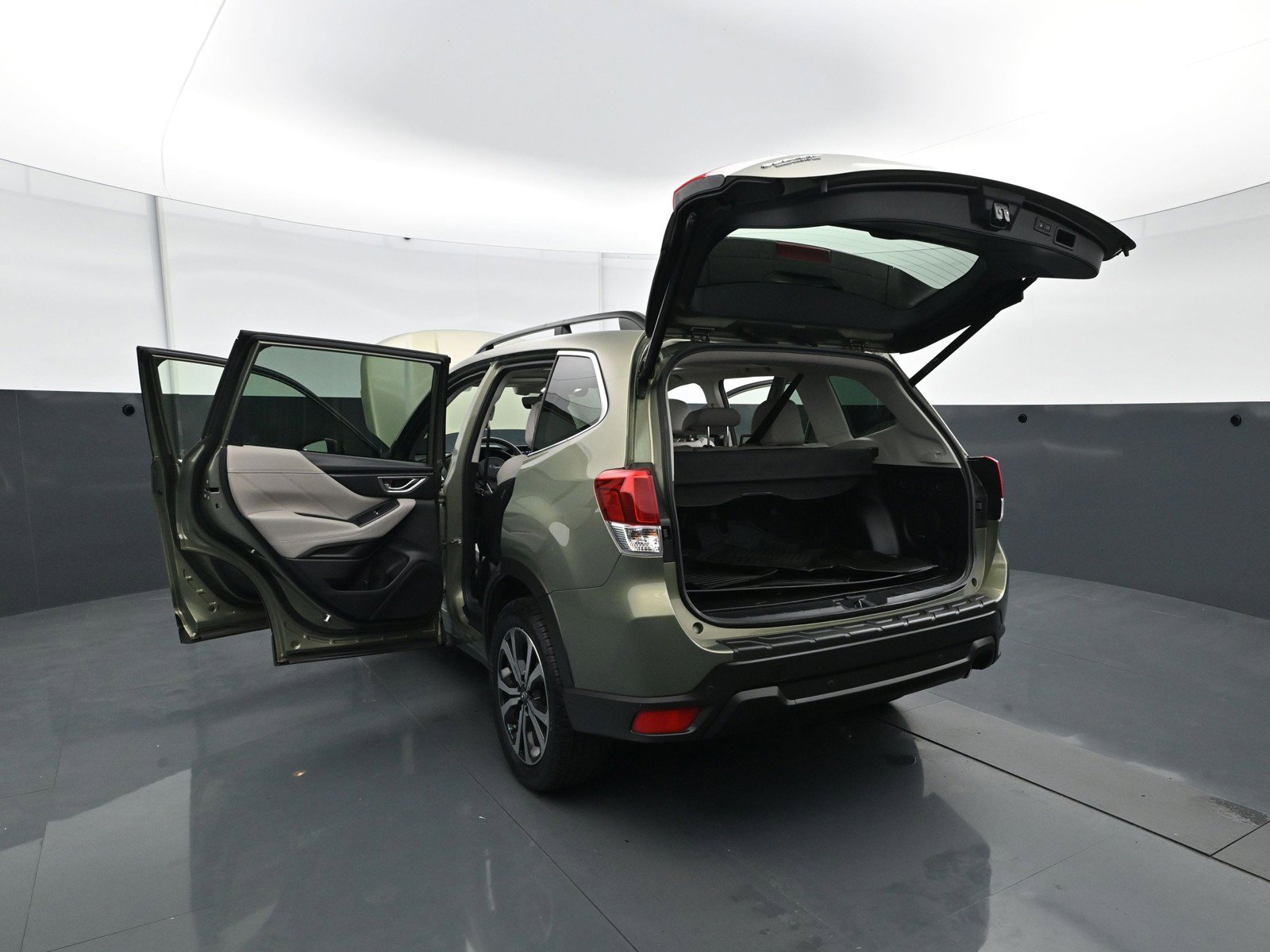 Used 2020 Subaru Forester Limited w/ Popular Package #3 AWD/4WD image 32