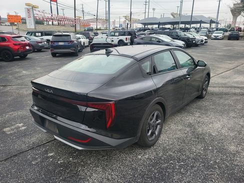 Used 2025 Kia K4 LXS FWD image 8