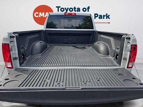 Used 2017 RAM 1500 Classic SLT AWD/4WD image 13