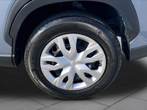Used 2024 Toyota Corolla Cross L FWD image 11