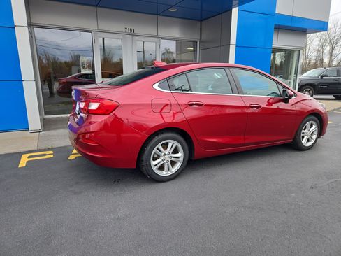 Certified 2018 Chevrolet Cruze LT w/ Convenience Package image 19