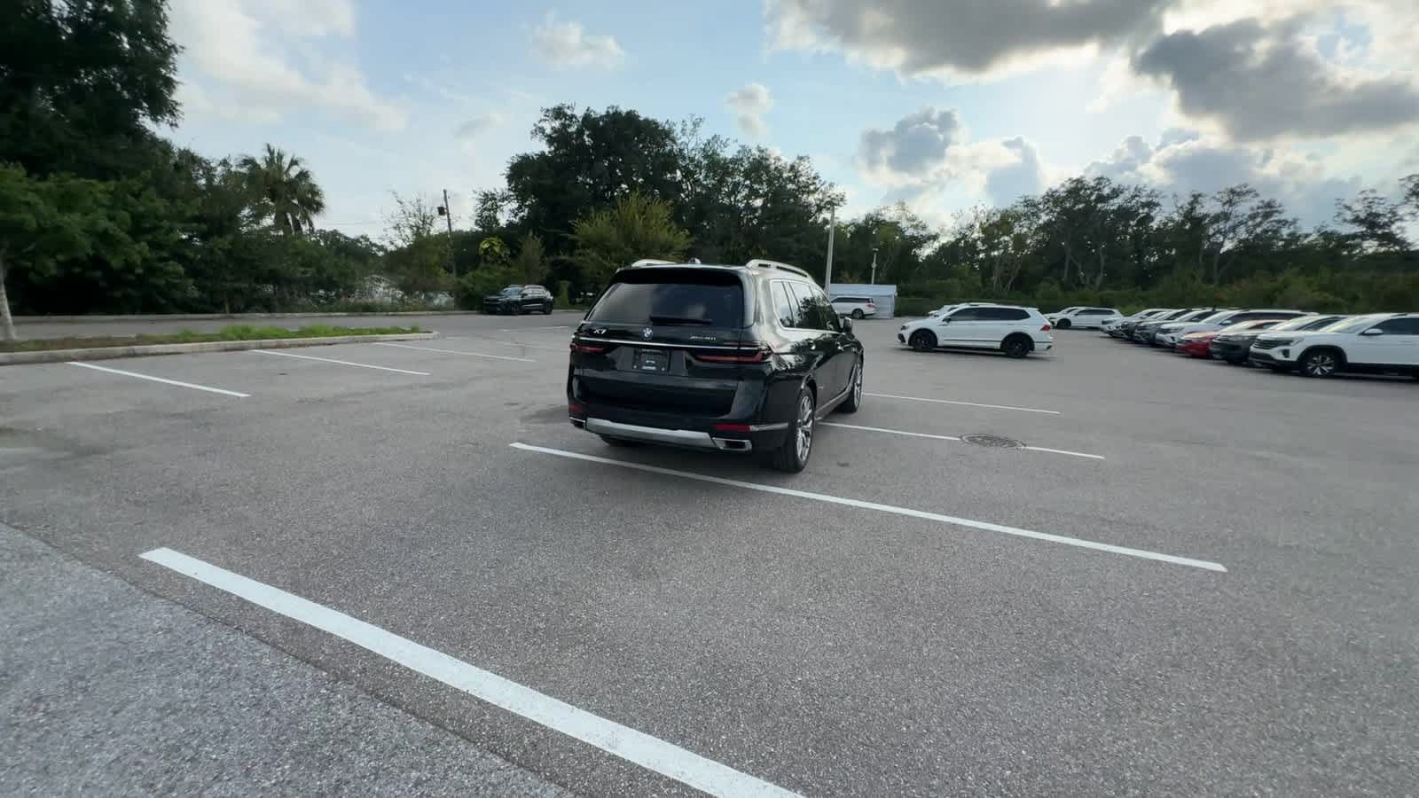 Used 2025 BMW X7 xDrive40i AWD/4WD image 6