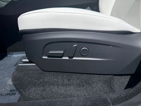 Used 2026 Tesla Model Y Long Range image 10