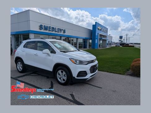 Used 2019 Chevrolet Trax LT w/ LT Convenience Package FWD image 1