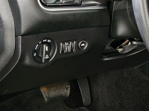 Used 2016 Dodge Challenger SXT w/ Blacktop Package image 25