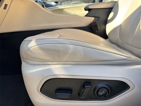 Used 2024 Jeep Grand Cherokee L Limited image 13