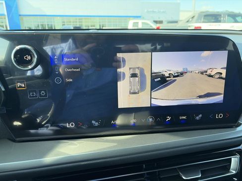 New 2026 Chevrolet Traverse LT w/ Driver Confidence Package FWD image 22