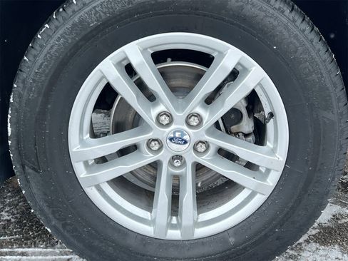 Used 2023 Ford Explorer XLT w/ Equipment Group 202A image 14