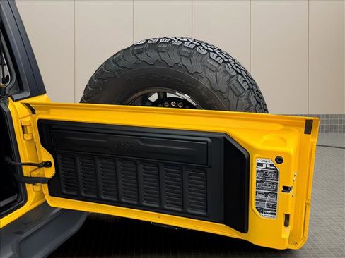 Used 2021 Jeep Wrangler Unlimited Rubicon w/ Cold Weather Group image 16