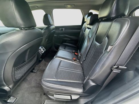 Used 2024 Kia Sorento S w/ Panoramic Sunroof Package FWD image 21