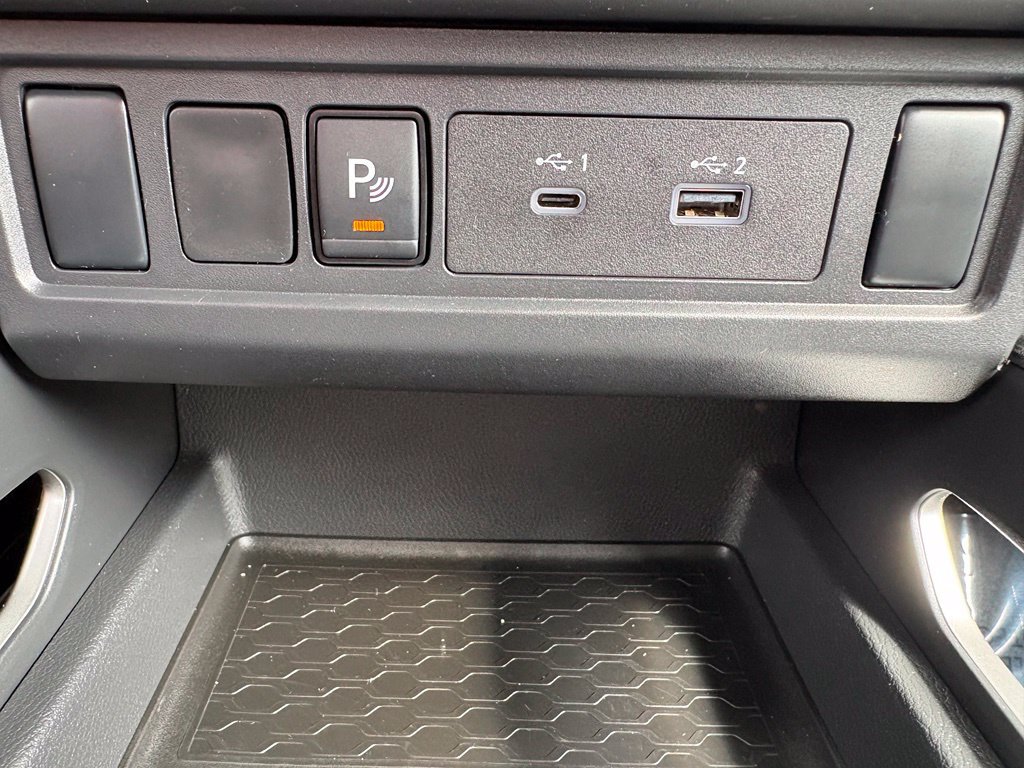 Used 2025 Nissan Frontier SV AWD/4WD image 30