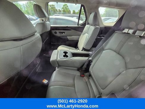 Used 2025 Honda Pilot Touring image 10