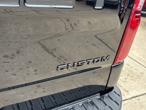 New 2026 Chevrolet Silverado 1500 Custom Trail Boss w/ LPO, Dark Essentials Package AWD/4WD image 5