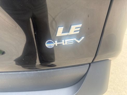 Used 2025 Toyota RAV4 LE AWD/4WD image 13