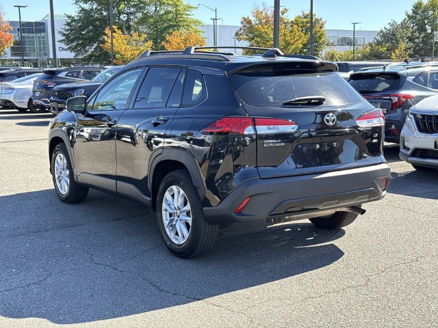 Used 2022 Toyota Corolla Cross LE AWD/4WD image 4