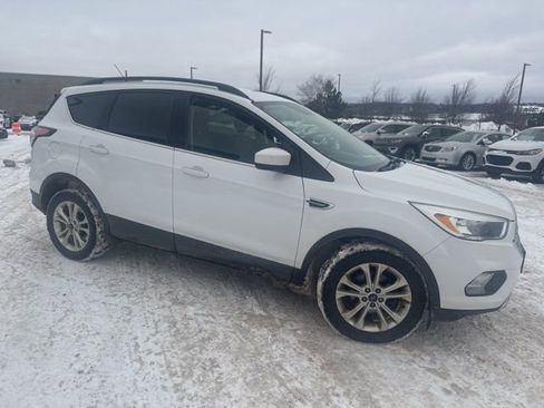 Used 2018 Ford Escape SE image 11