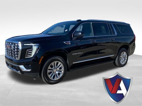 Used 2025 GMC Yukon XL Denali AWD/4WD image 1