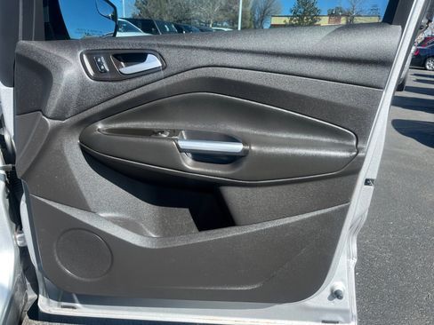 Used 2015 Ford Escape SE image 16