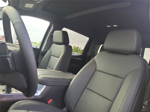 New 2026 GMC Sierra 1500 SLT image 17